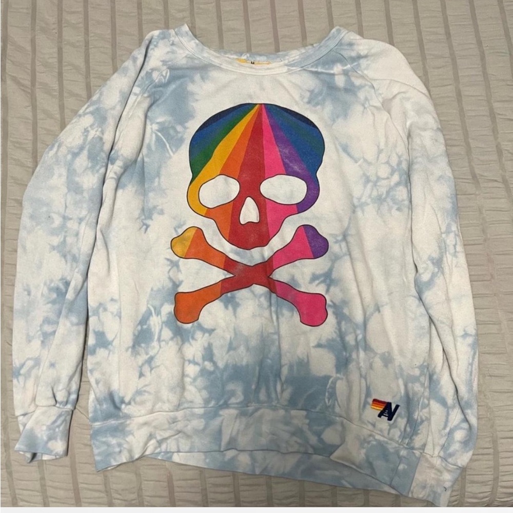 Aviator Nation X SoulCycle Crewneck size medium

Has rip in back that is sewn